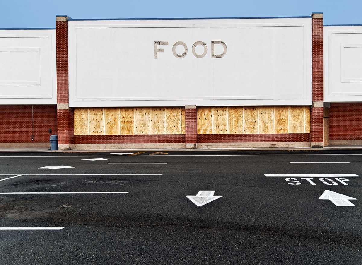 these-5-beloved-grocery-store-chains-are-closing-locations-right-now