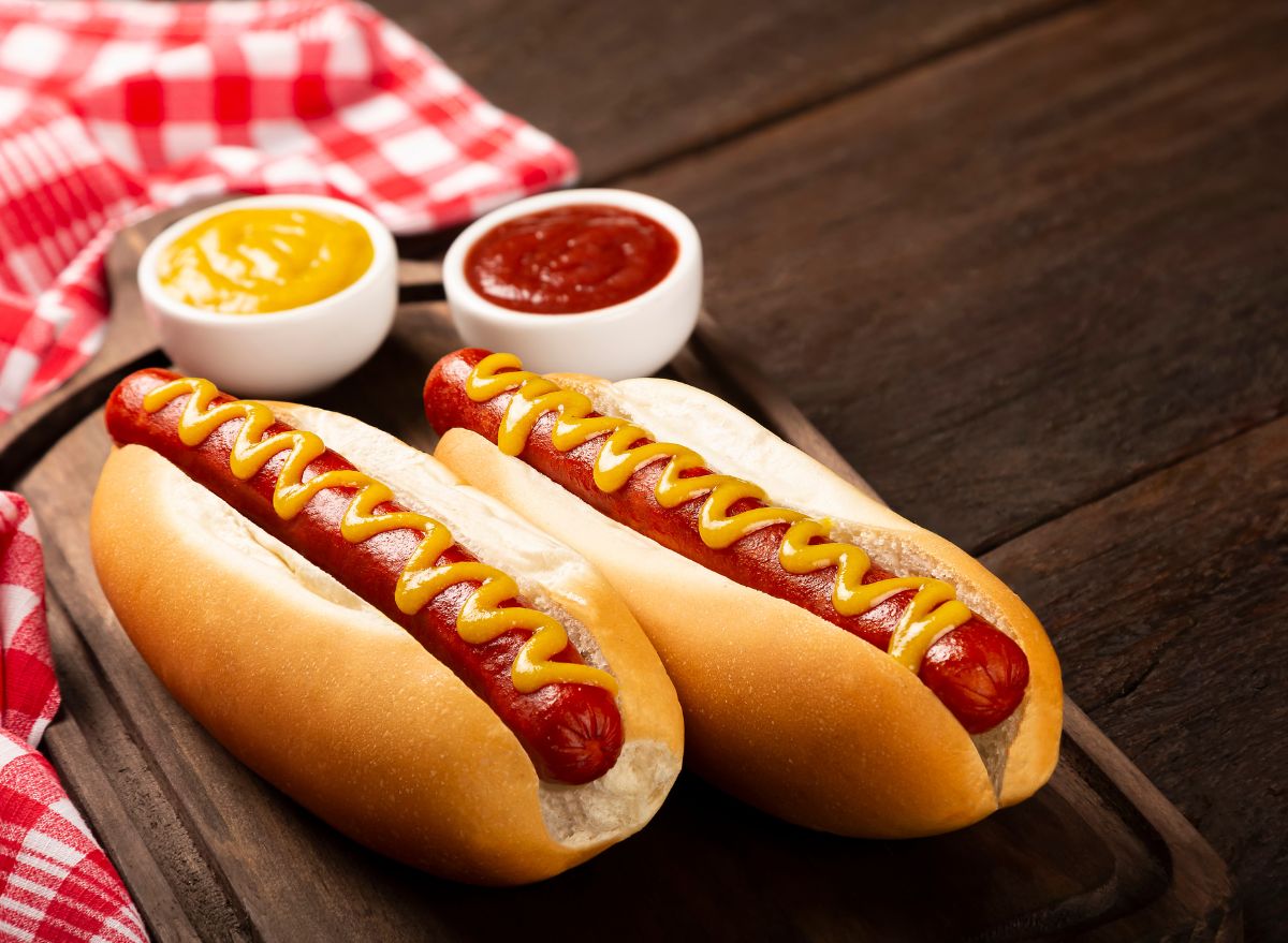 The best delicious hot dogs we&amp;#39;ve ever tasted - don&amp;#39;t eat this - Review ...