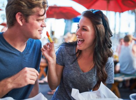 6 Worst Restaurant Behaviors on a First Date