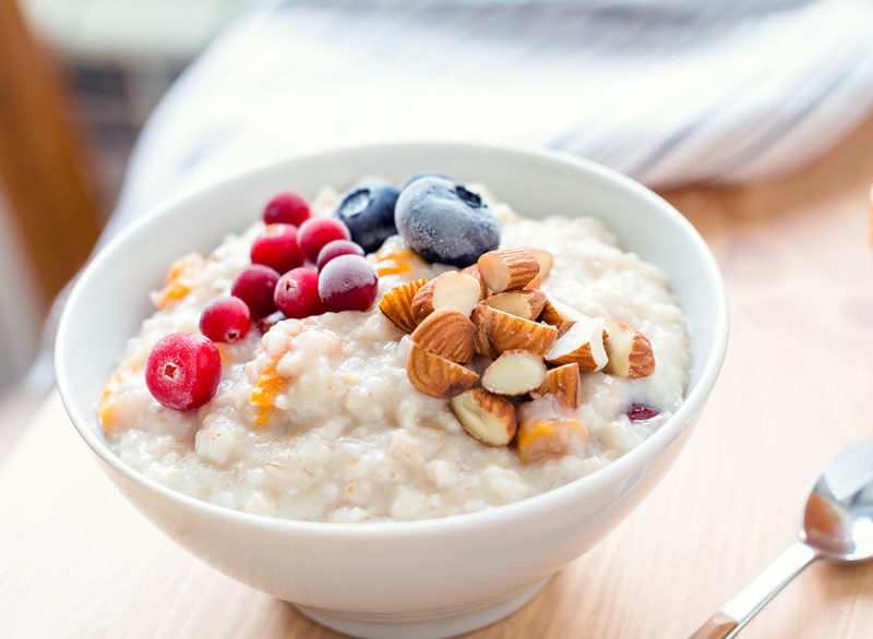 Oatmeal Habits to Help You Shrink Abdominal Fat, Say Dietitians — Eat ...