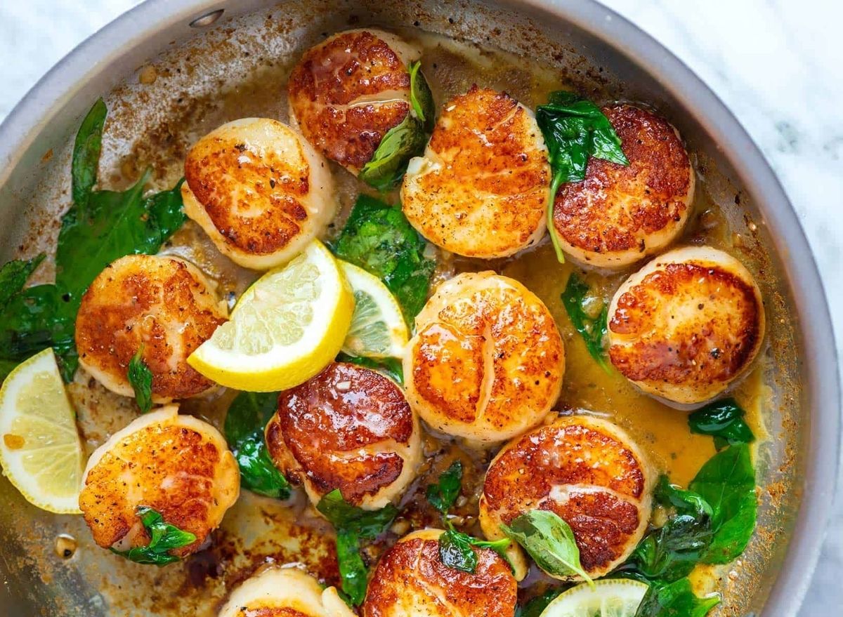 Garlic Basil Butter Seared Scallops