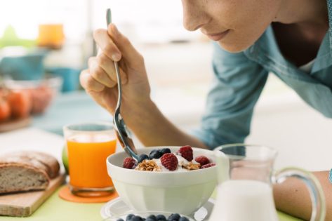 6 Breakfasts To Lose Belly Fat & Slow Aging