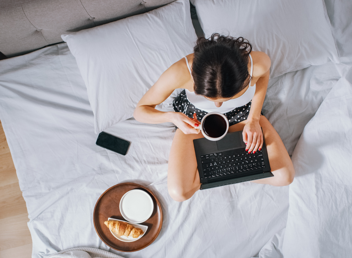 Neuropathie Boom Feodaal Working From Bed: Living The Dream Or Ruining Your Sleep? — Eat This Not  That