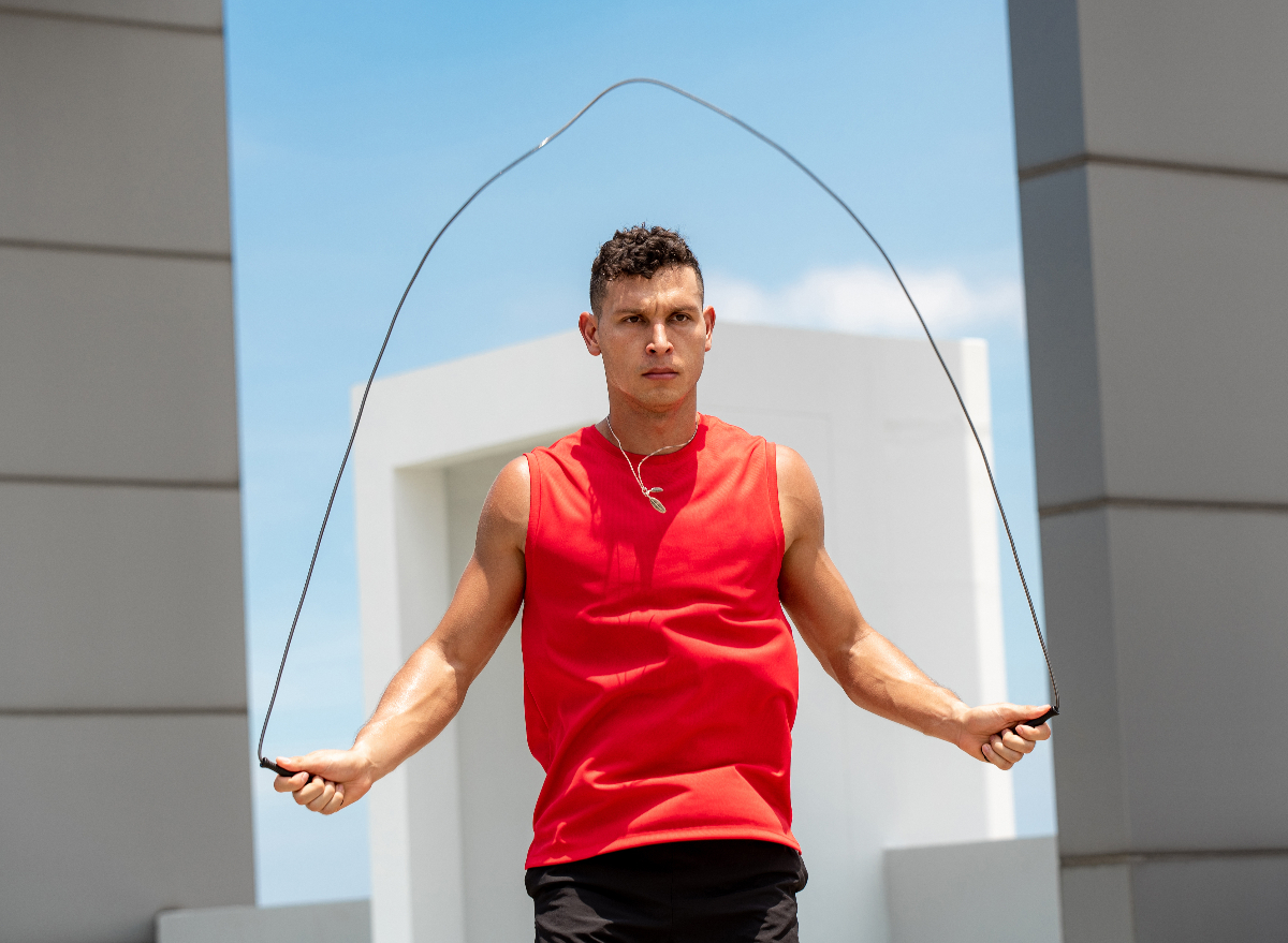 The Best Jump Rope Workout for Beginners and Pros - Men's Journal