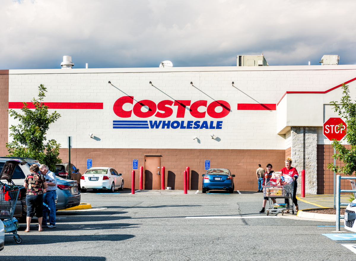 20 Secrets to Shopping at Costco