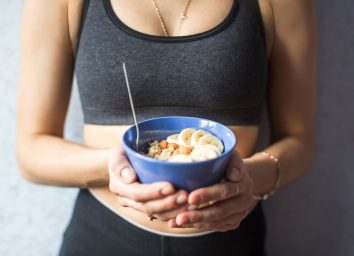 https://www.eatthis.com/wp-content/uploads/sites/4/2022/03/eating-oatmeal-after-a-workout.jpg?quality=82&strip=all&w=354&h=256&crop=1