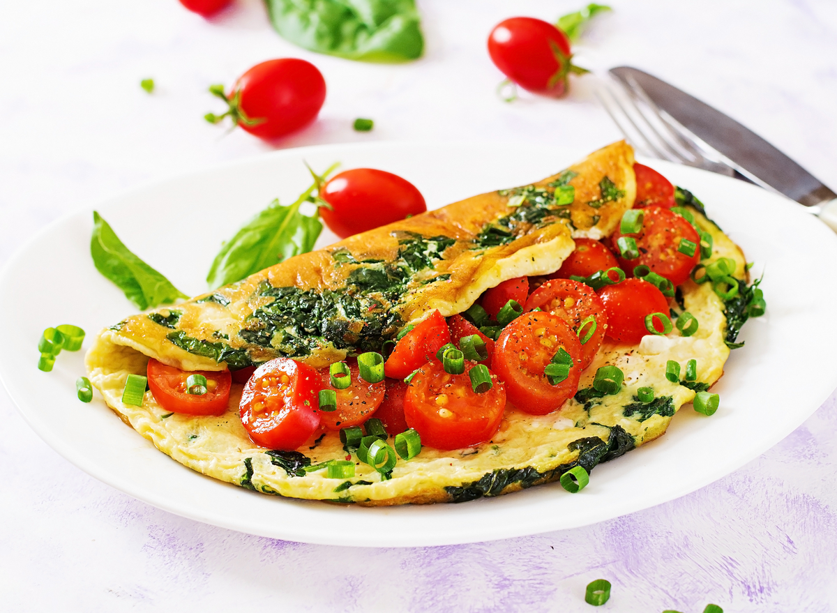 6 Best Omelet Combinations for Faster Weight Loss, Say Dietitians — Eat ...