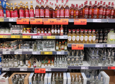 These New Drinks Are Taking Over Your Grocery Store's Alcohol Aisle