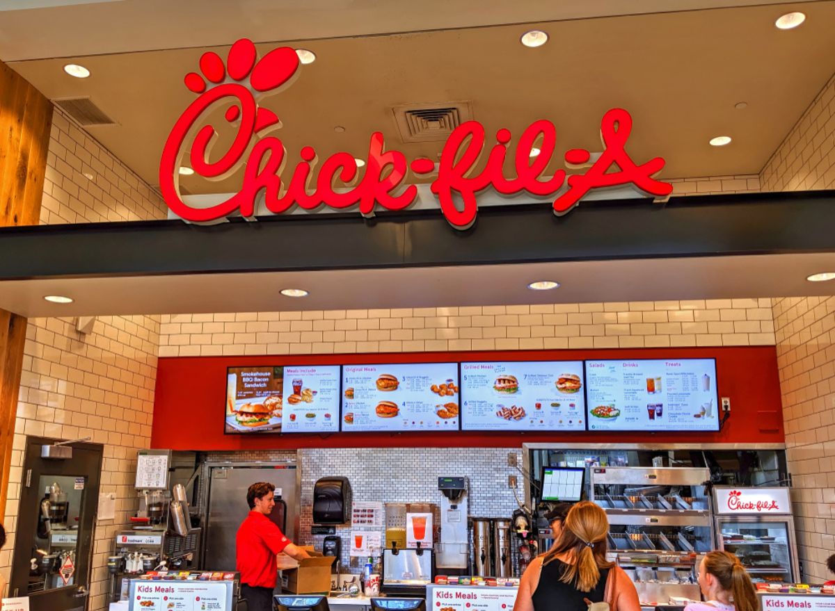 9 Strict Rules That ChickfilA Employees Have to Follow
