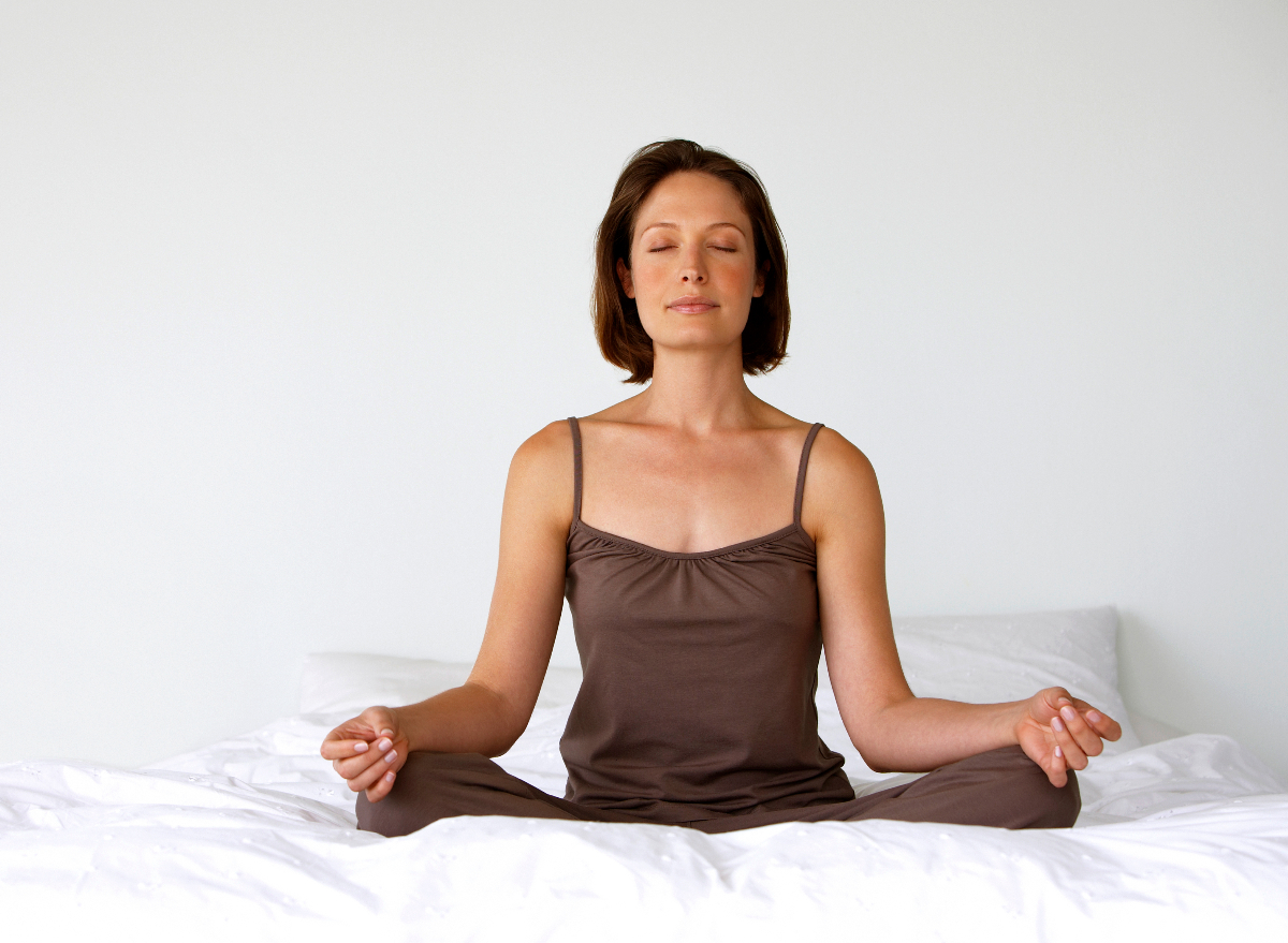 Overcome Sleep Apnea with These 5 Simple Yet Effective Yoga Poses -  PlayPauseBe