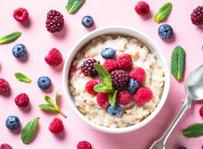 oatmeal with berries