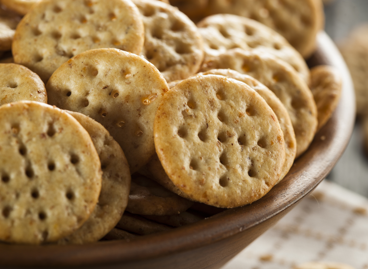 4 Best Gluten Free Crackers To Buy, Say Dietitians