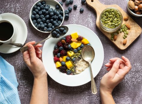 9 Best Breakfast Habits for a Flatter Stomach, Experts Say