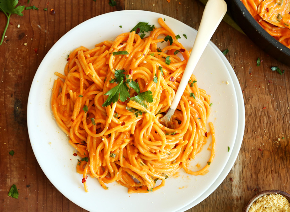 vegan roasted red pepper pasta