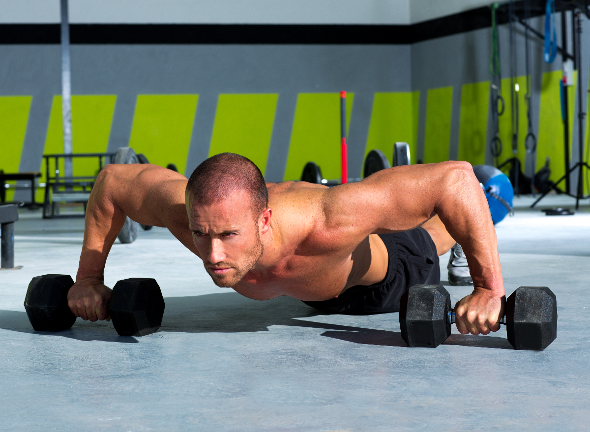 the-best-men-s-pot-belly-workout-you-can-do-in-15-minutes-trainer-says