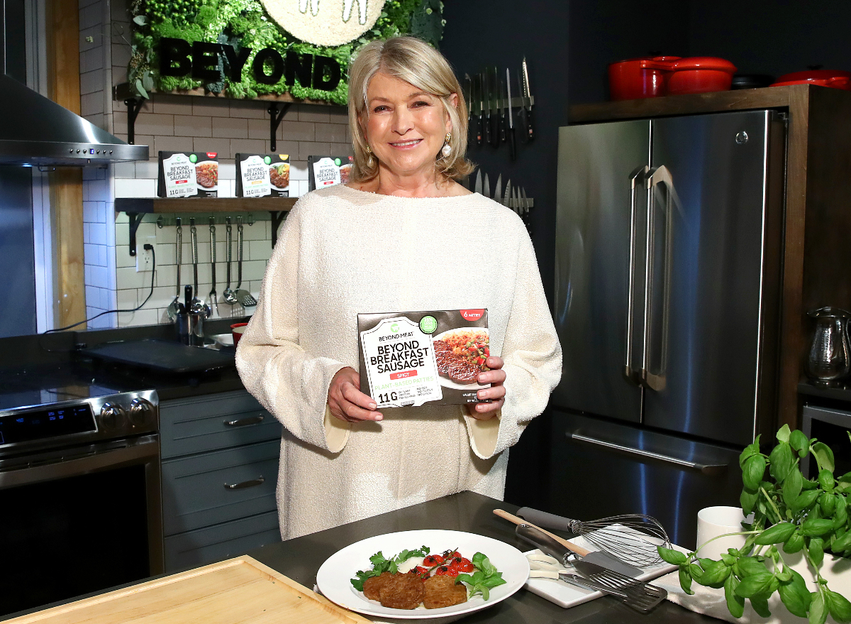 The Secrets Martha Stewart Follows To Stay Healthy And Fit At 80 — Eat ...