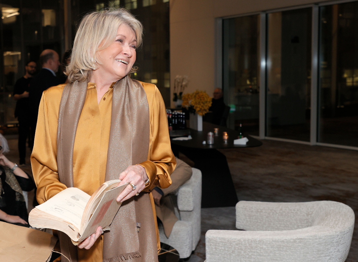 The Secrets Martha Stewart Follows To Stay Healthy And Fit At 80 — Eat ...