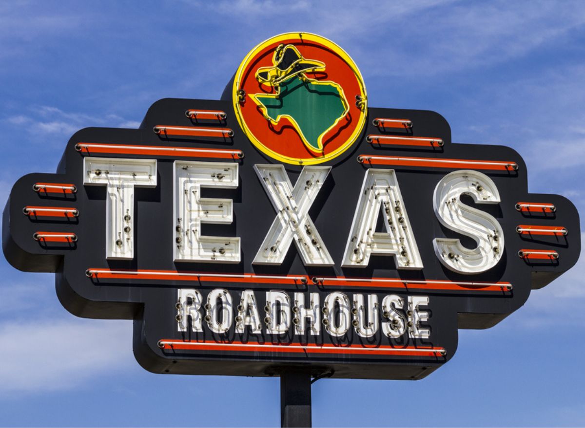 7 Secrets Texas Roadhouse Doesn't Want You to Know