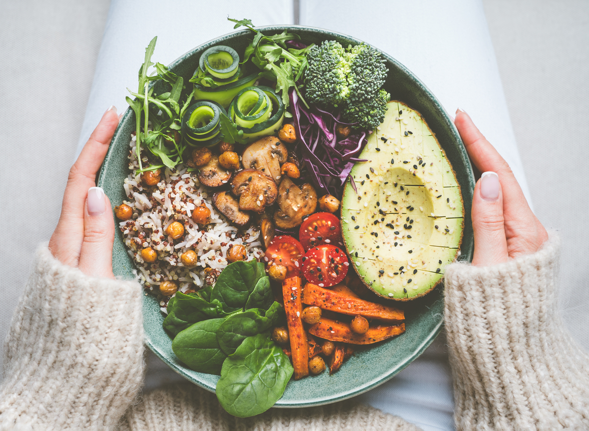 7 Best Tips To Help You Stay Fuller for Longer, Say Dietitians