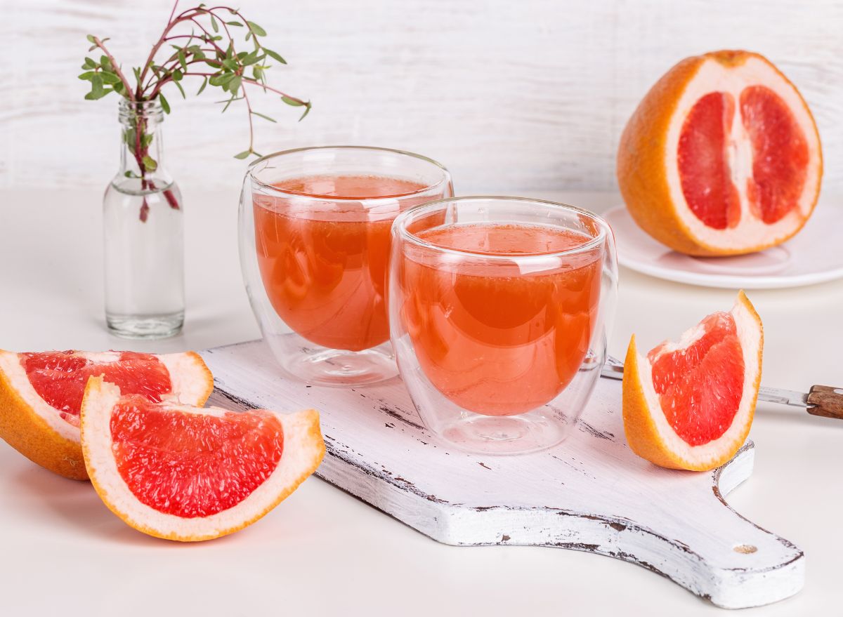 Surprising Side Effects of Drinking Grapefruit Juice, Say Dietitians