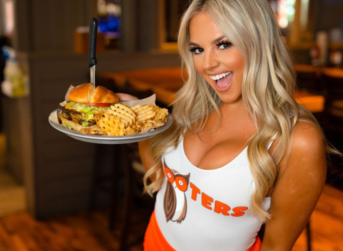 Hooters - You and your besties + Hooters 9 for $9 menu= Monday