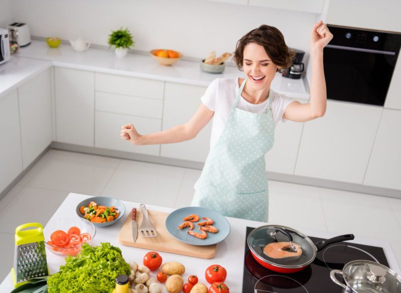 Happy Cooking In Kitchen ?quality=82&strip=1&w=800