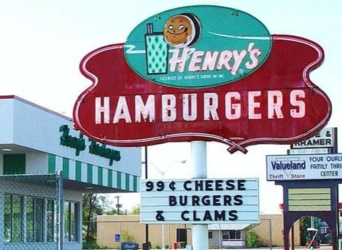 6 Beloved Burger Chains in America That Went Out of Business