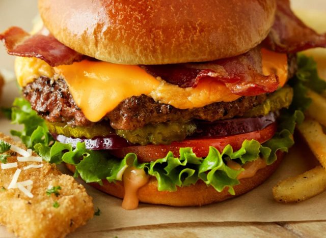 tgi fridays bacon cheeseburger