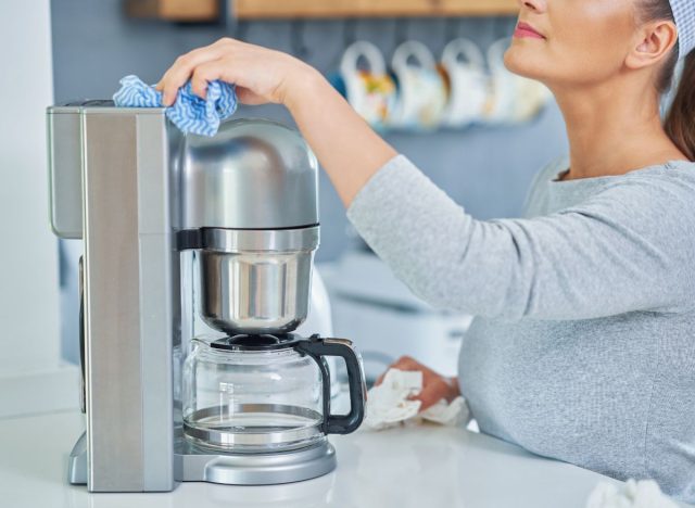 cleaning coffee pot