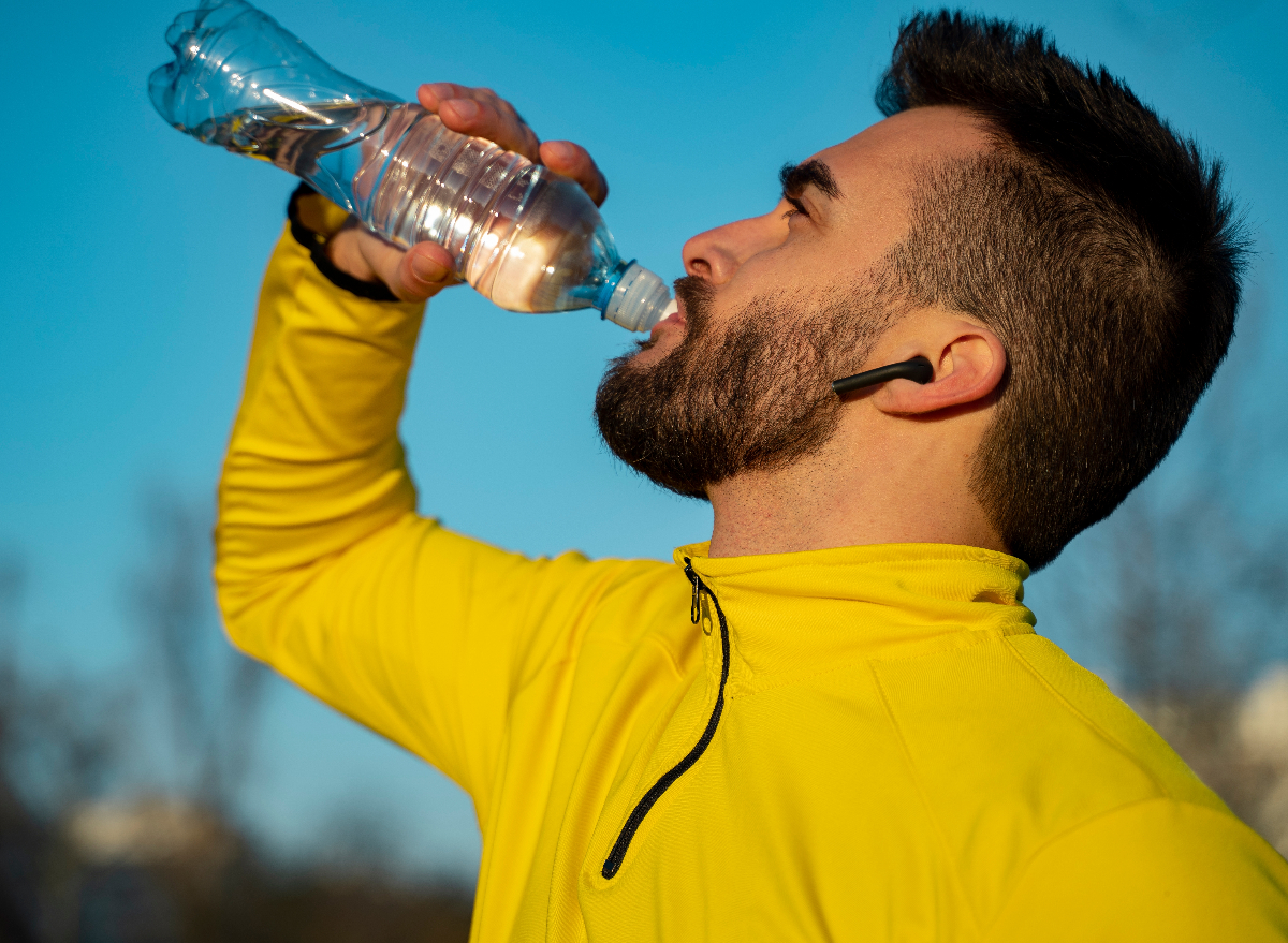 Is It Okay To Drink Water While Working Out? An Expert Weighs In