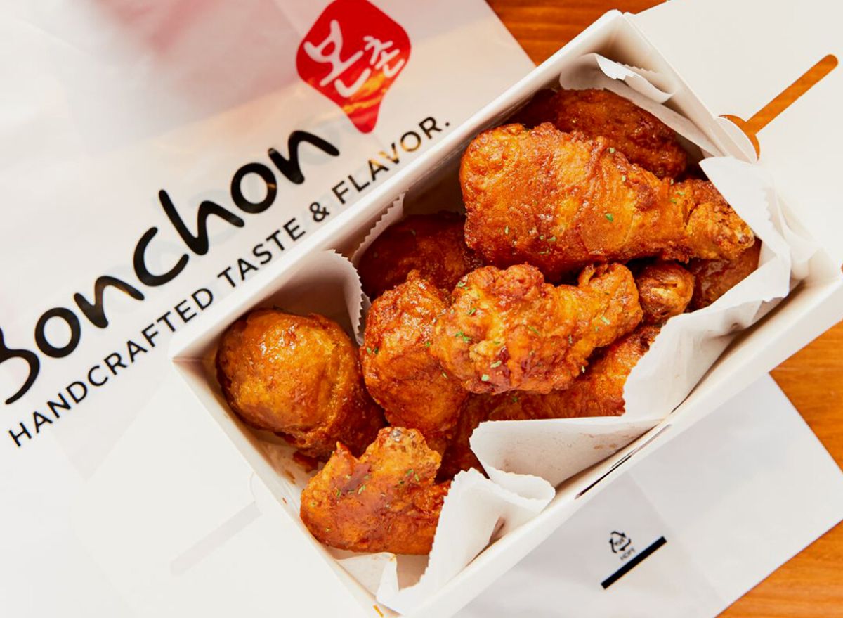 8 Fast Food Chains That Serve The Best Hot Chicken 