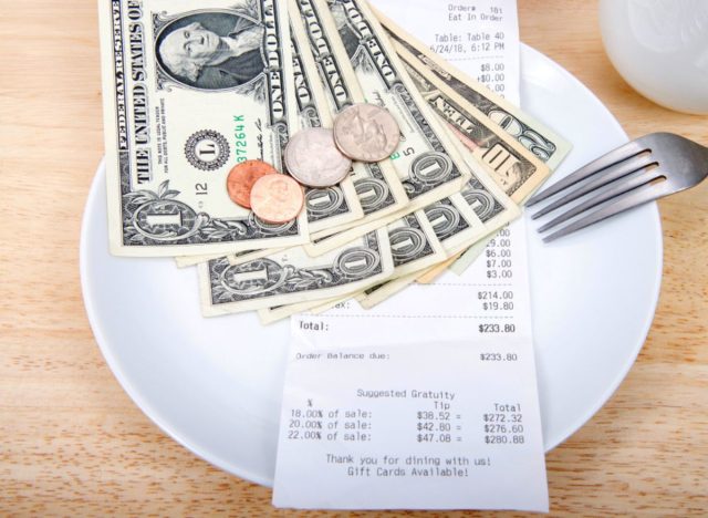 here-s-how-much-you-should-be-tipping-at-restaurants-now