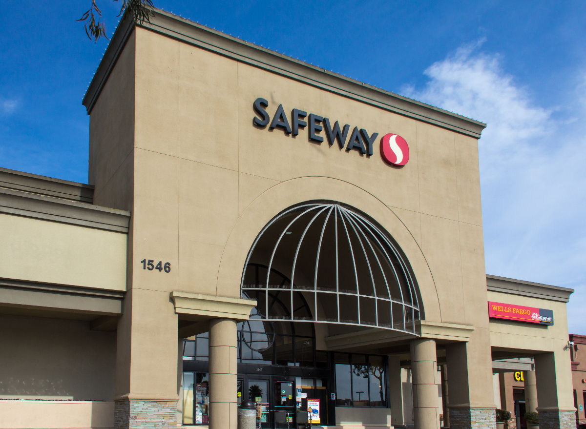 These Grocery Stores Are Open On Christmas Day 2022   Safeway 