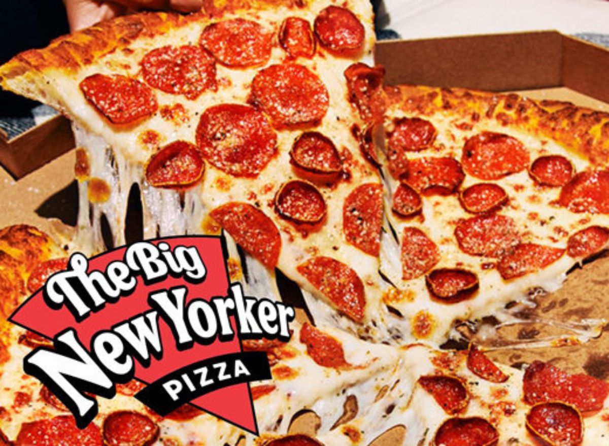 Pizza Hut New Yorker Style Pizza ?quality=82&strip=1&w=1400