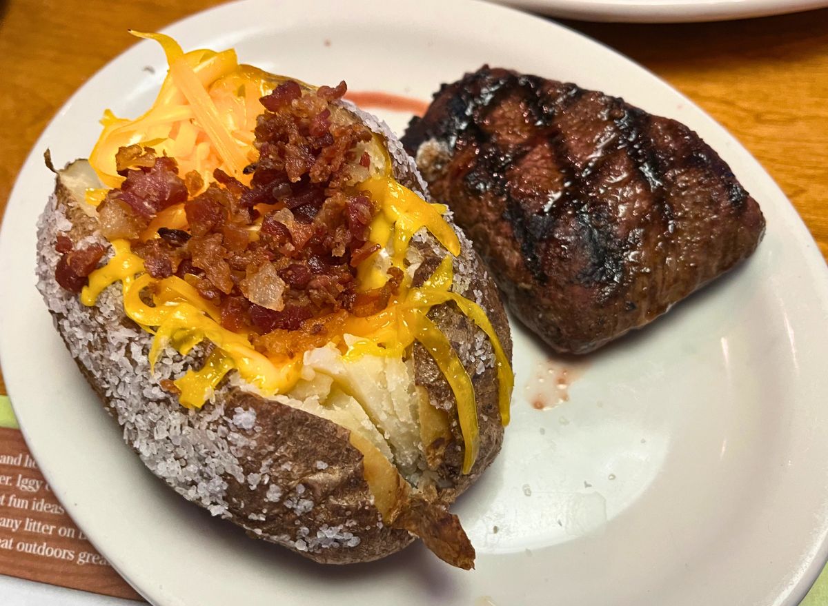 Texas Roadhouse Steak Taste Test