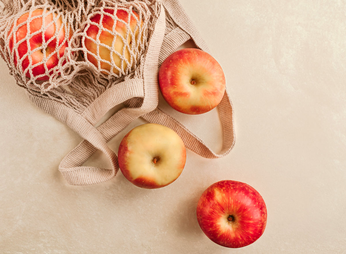 Are Apples Good for You? Here Are 9 Science-Backed Benefits