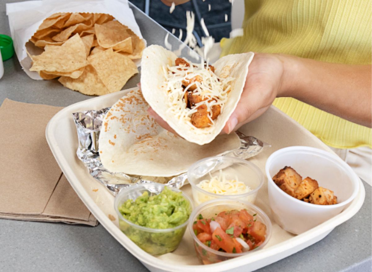 9 Fast-Food Restaurants That Serve the Best Tacos