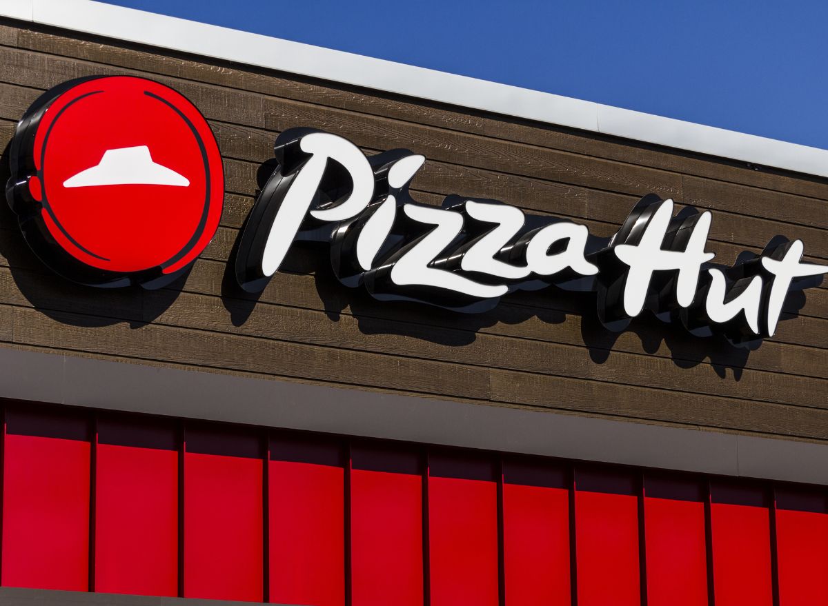 Pizza deals hut closed