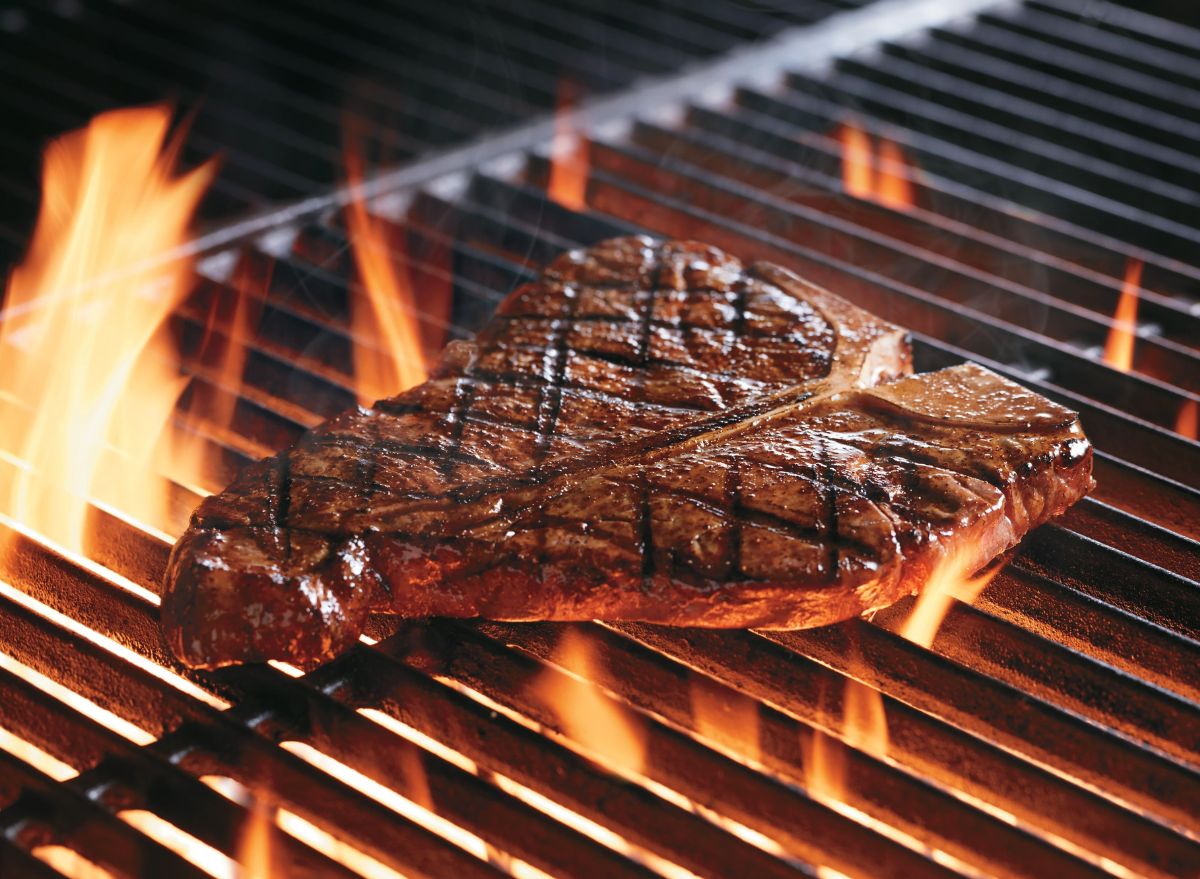 How To Grill Steak Perfectly Every Time, According To A Chef