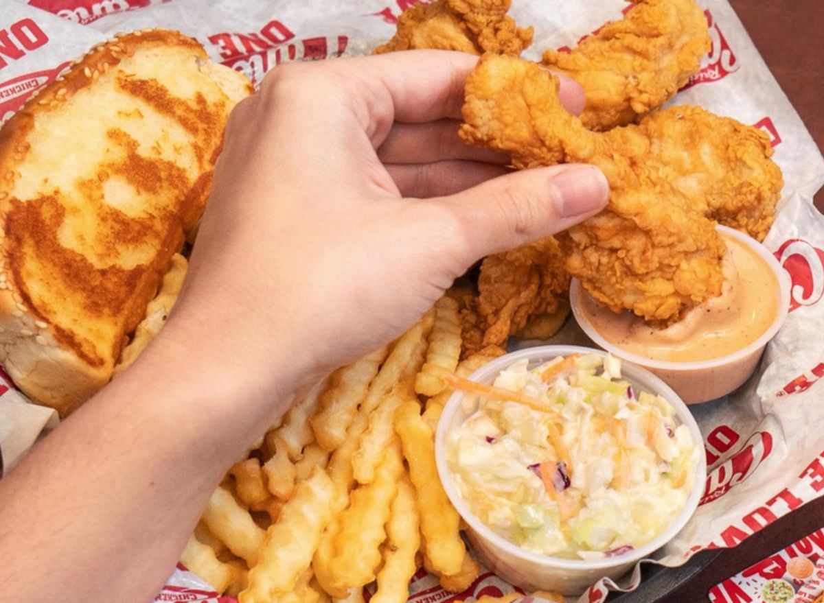 5 Restaurant Chains That Never Freeze Their Chicken