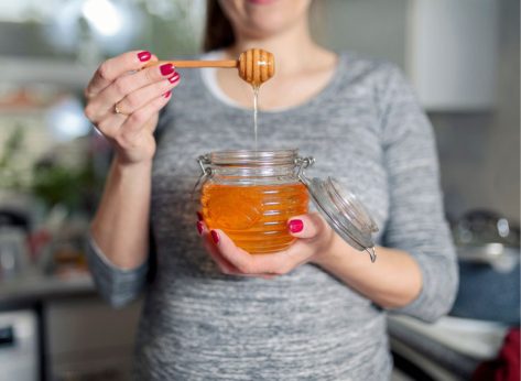 Is Honey Good for You? 9 Effects of Eating It