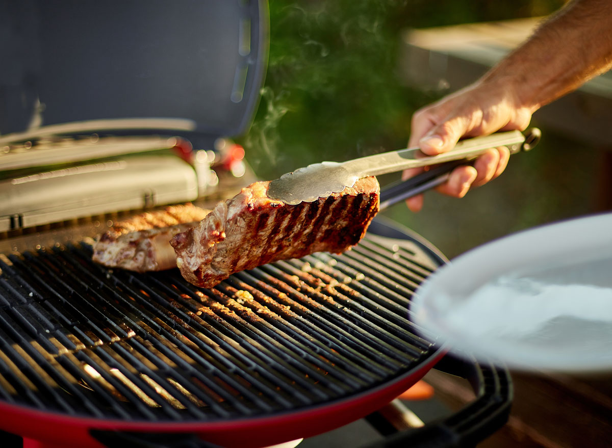 Grilling steaks hotsell on propane