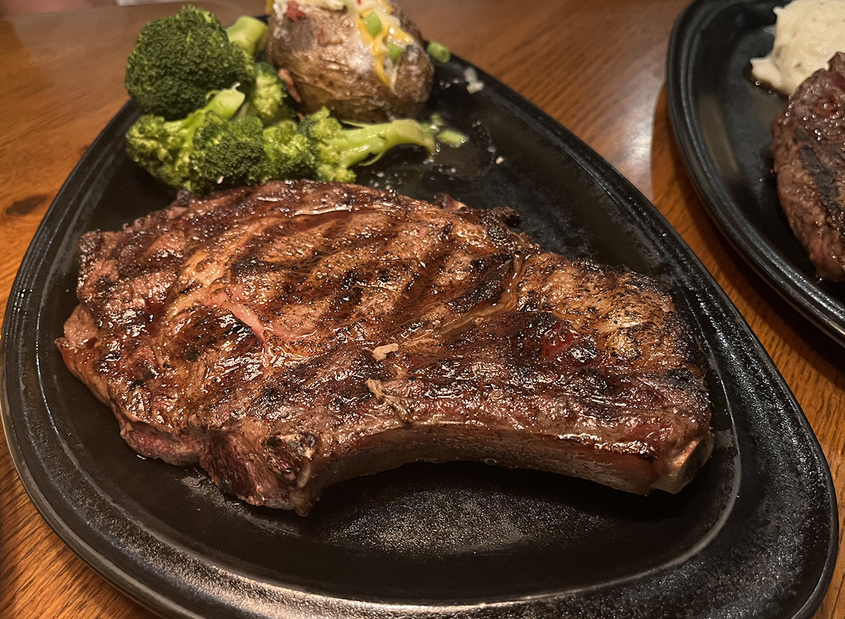 i-tried-every-steak-at-outback-steakhouse-this-was-the-best