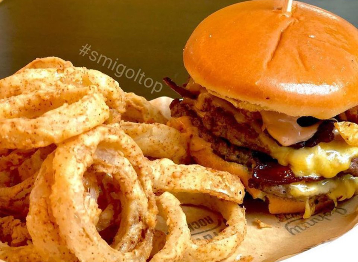 7 Restaurant Chains That Serve the Best Onion Rings