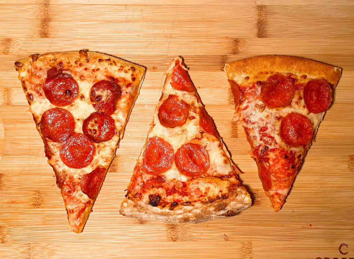 pizza hut pepperoni pizza slice