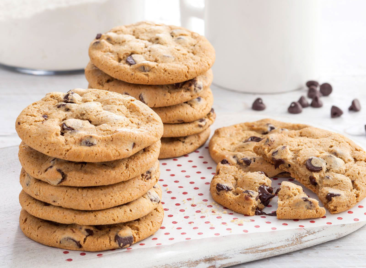 9 Chains That Serve the Best Chocolate Chip Cookies in 2023