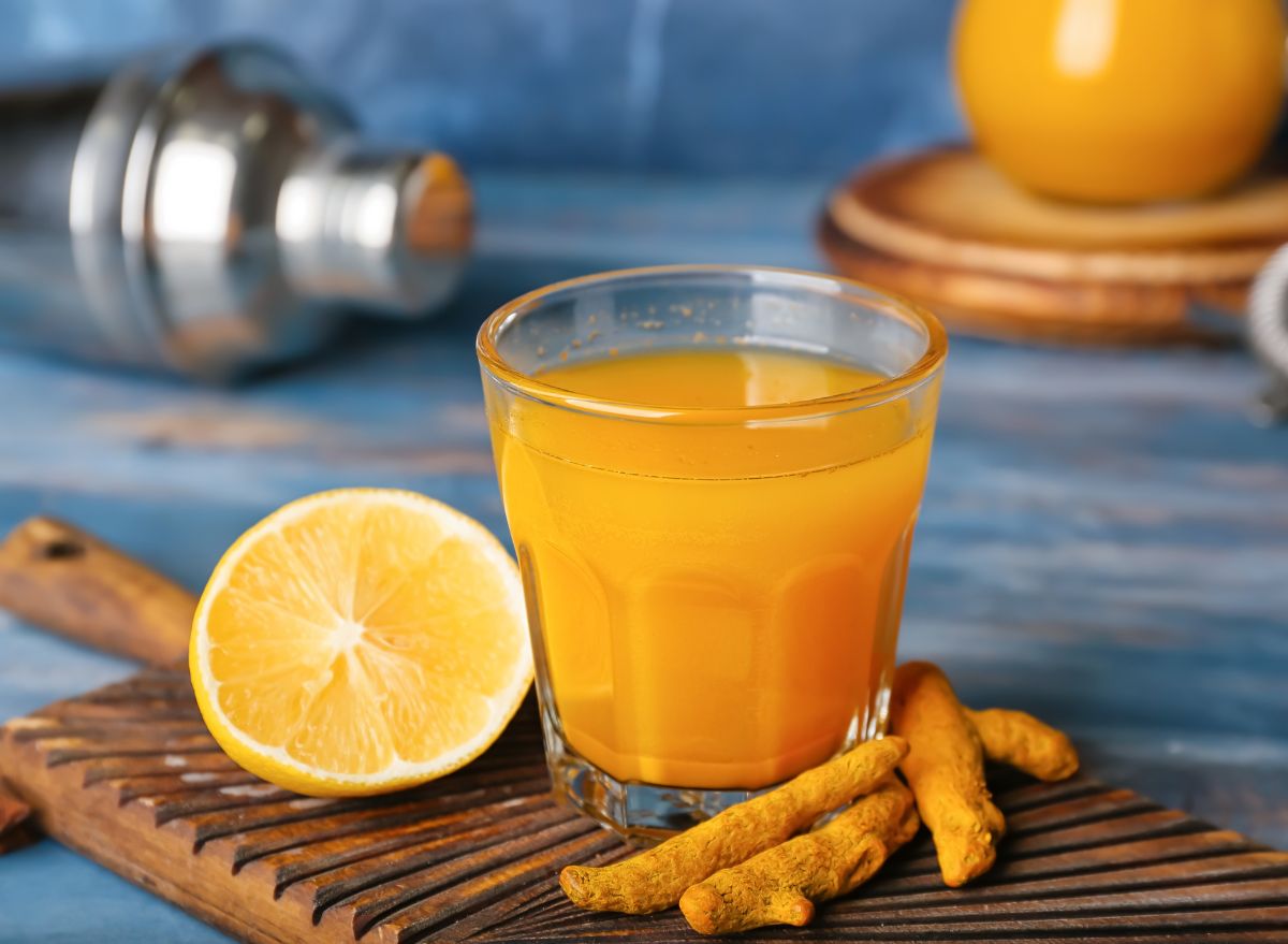 turmeric lemon water