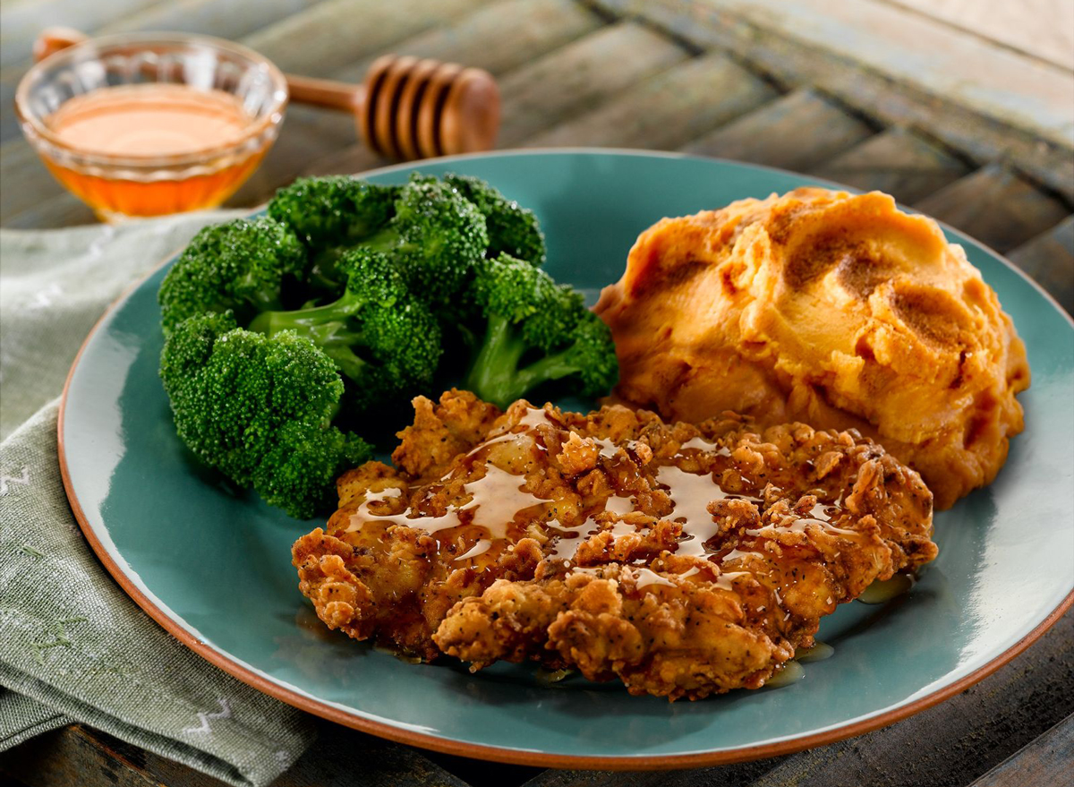 The 10 Unhealthiest Restaurant Chain Fried Chicken Dishes