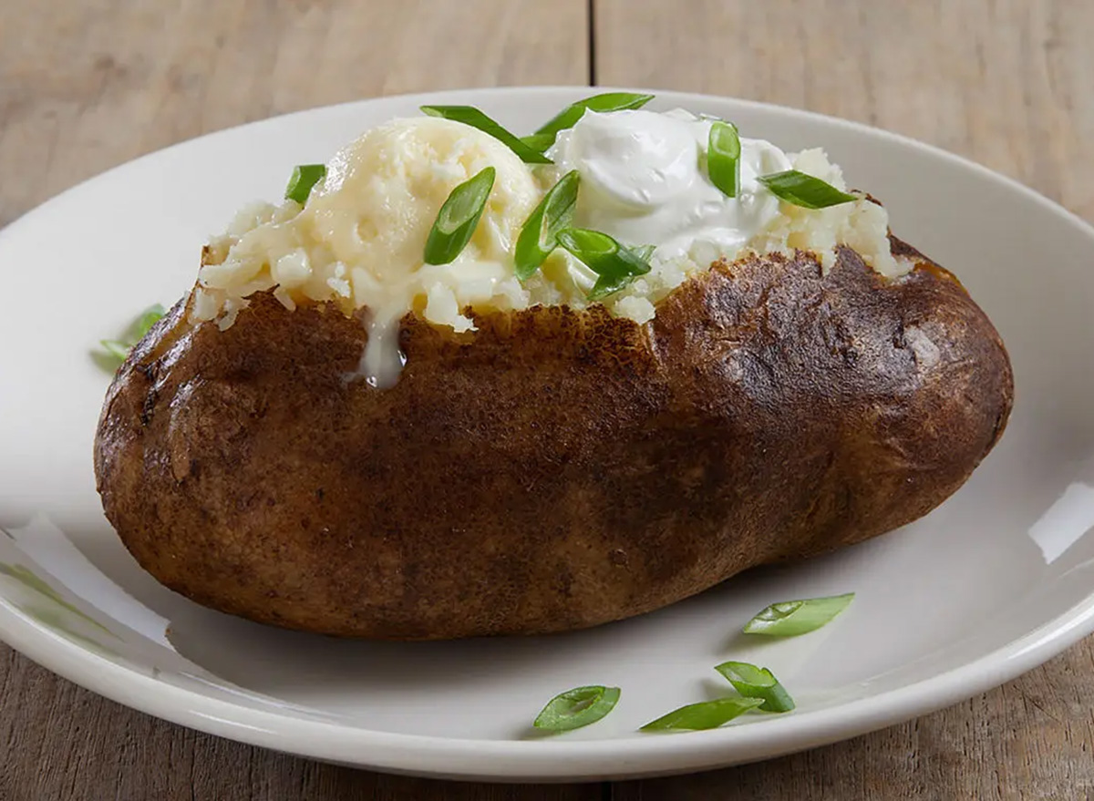 5 Restaurant Chains That Serve The Best Baked Potatoes