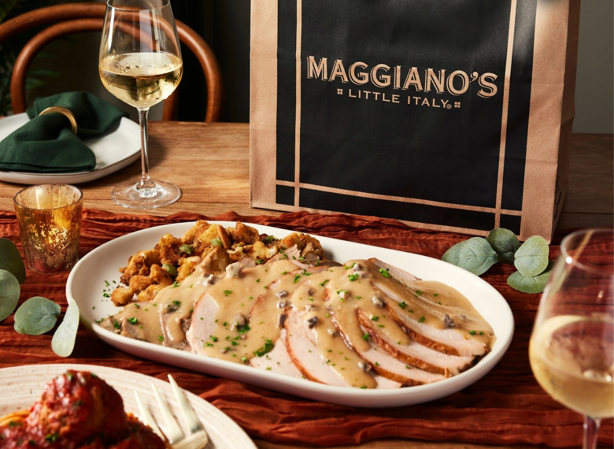 12 Restaurant Chains That Serve the Best Thanksgiving Meal